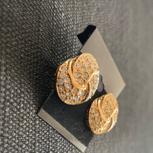 Gold and Diamond Knot Earrings - costume jewelry! - Picture 5 of 11